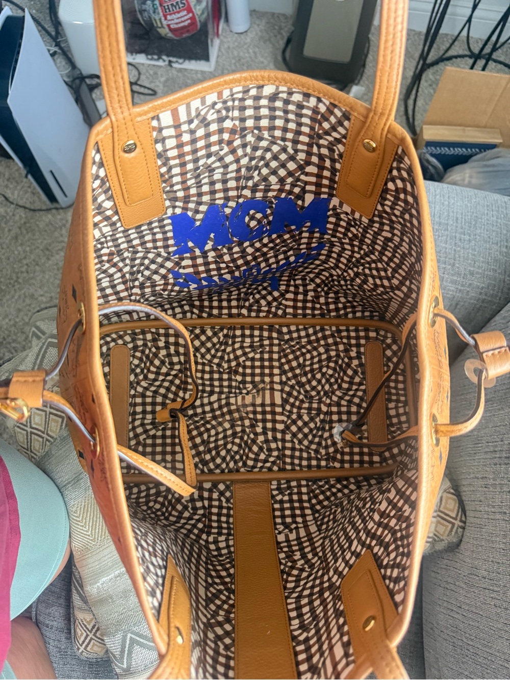 MCM Cognac Visetos Logo Tote in Brown and Black - Picture 2 of 2